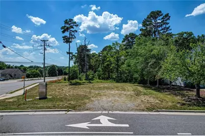 4201 Braddock Road, High Point, NC 27265 - Photo 3