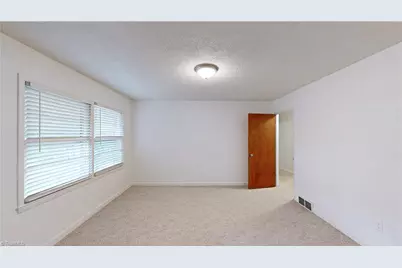 7950 E Holly Grove Road, Thomasville, NC 27360 - Photo 17