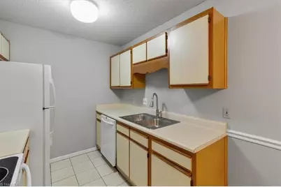 5627 Hornaday Road #B, Greensboro, NC 27409 - Photo 7
