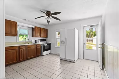 102 Grimes Park Drive, Thomasville, NC 27360 - Photo 7