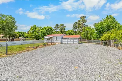 102 Grimes Park Drive, Thomasville, NC 27360 - Photo 3