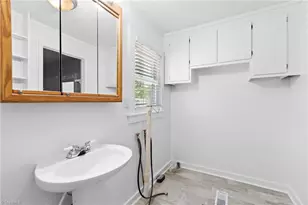 102 Grimes Park Dr, Thomasville, NC 27360 - Photo 15