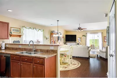 3929 Foliage Drive, Winston-Salem, NC 27101 - Photo 5