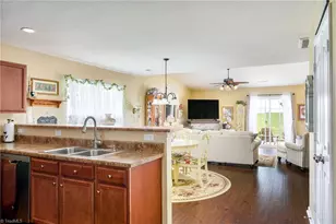 3929 Foliage Dr, Winston-Salem, NC 27101 - Photo 5