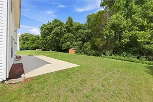 2002 Lannigan Dr, Greensboro, NC 27406 - Photo 37