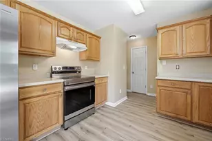 2002 Lannigan Dr, Greensboro, NC 27406 - Photo 15