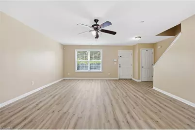 2002 Lannigan Drive, Greensboro, NC 27406 - Photo 9