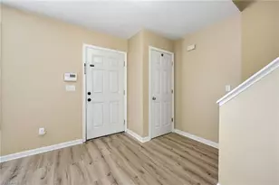 2002 Lannigan Dr, Greensboro, NC 27406 - Photo 7