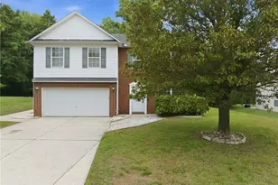 2002 Lannigan Dr, Greensboro, NC 27406 - Photo 3