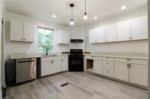 613 Douglas St, Greensboro, NC 27406 - Photo 13