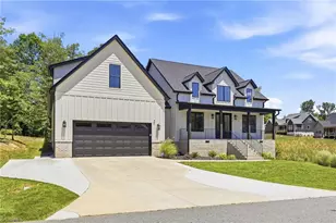 7606 Monty Dr, Kernersville, NC 27284 - Photo 3