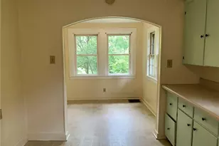 322 Hadley St, Mount Airy, NC 27030 - Photo 5