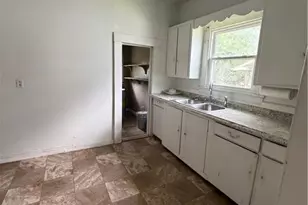 112 Hobbs Ave, Thomasville, NC 27360 - Photo 9