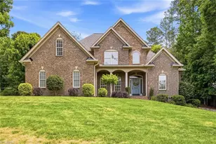 1227 Meadowlands Dr, Winston-Salem, NC 27107 - Photo 3
