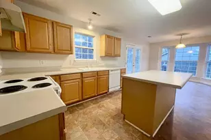 5715 River Glen Dr, Greensboro, NC 27455 - Photo 7