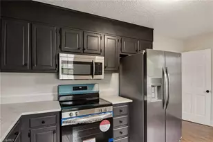 3949 Valley Ct, Winston-Salem, NC 27106 - Photo 15