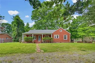 319 Dogwood Cir, High Point, NC 27260 - Photo 1