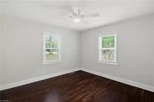 319 Dogwood Cir, High Point, NC 27260 - Photo 15