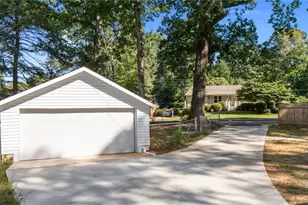940 N Peace Haven Rd, Winston-Salem, NC 27104 - Photo 21
