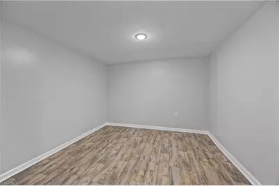 940 N Peace Haven Road, Winston-Salem, NC 27104 - Photo 17