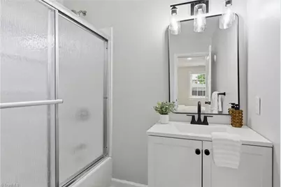 940 N Peace Haven Road, Winston-Salem, NC 27104 - Photo 7