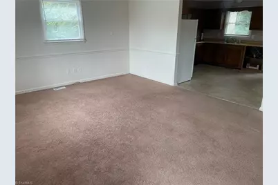 411 Kern Street, Thomasville, NC 27360 - Photo 9