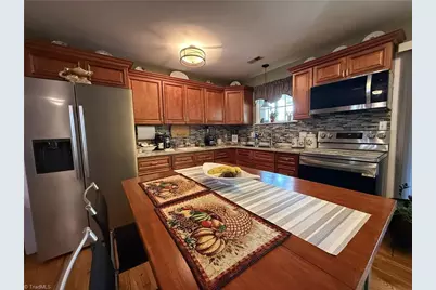 400 Croydon Lane, Winston-Salem, NC 27107 - Photo 9