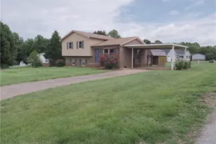 110 Robert Dr, State Road, NC 28676 - Photo 3