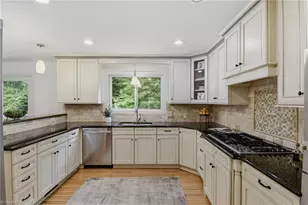 612 Hertford Rd, Winston-Salem, NC 27104 - Photo 9