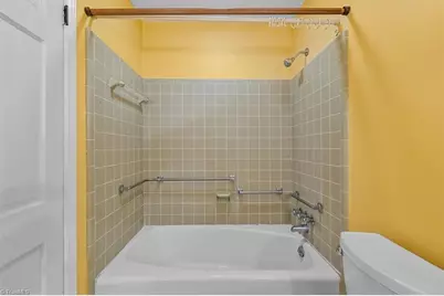 1004 Kemp Road W, Greensboro, NC 27410 - Photo 29