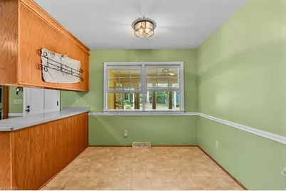 1004 Kemp Road W, Greensboro, NC 27410 - Photo 15