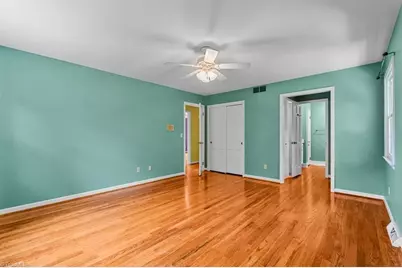 1004 Kemp Road W, Greensboro, NC 27410 - Photo 23