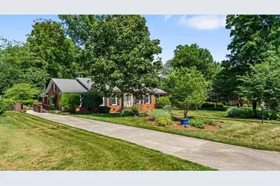 1004 Kemp Road W, Greensboro, NC 27410 - Photo 3