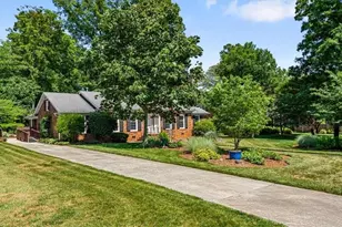 1004 Kemp Rd W, Greensboro, NC 27410 - Photo 3