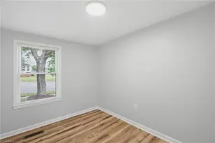702 Maple Ave, Burlington, NC 27215 - Photo 23
