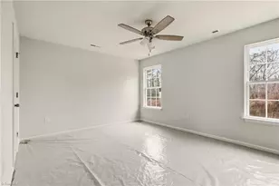 1021 Hickory Chapel Rd, High Point, NC 27260 - Photo 9