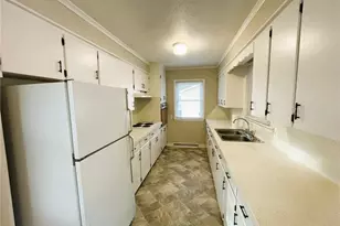 1142 Liberty Dr, Thomasville, NC 27360 - Photo 5
