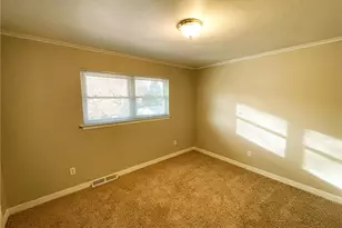 1142 Liberty Dr, Thomasville, NC 27360 - Photo 7