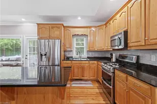 726 Cypress Hill Dr, Eden, NC 27288 - Photo 11