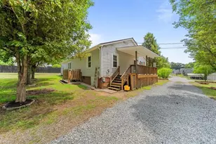 1720 Fisher Ferry St, Thomasville, NC 27360 - Photo 23