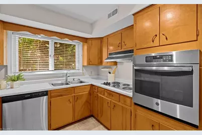 3505 Fox Place, Greensboro, NC 27408 - Photo 7