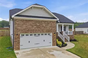 4811 Lord Andrews Pl, Liberty, NC 27298 - Photo 3