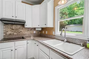 6305 Golden Fern Ct, Greensboro, NC 27406 - Photo 17