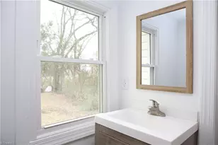 407 Cedar St, Greensboro, NC 27401 - Photo 21