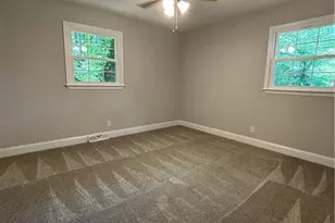 1352 Calvert Dr, Winston-Salem, NC 27107 - Photo 11