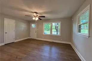 1352 Calvert Dr, Winston-Salem, NC 27107 - Photo 3