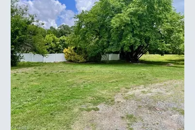 607 Concord Street, Thomasville, NC 27360 - Photo 11