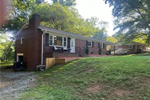 4561 Emily Dr, Kernersville, NC 27284 - Photo 3