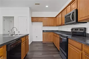 2211 Rindle Dr, High Point, NC 27262 - Photo 7