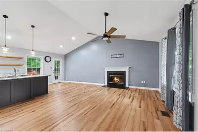 431 Lakecrest Drive, Kernersville, NC 27284 - Photo 9